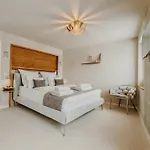 Apartment Schaefers - Ihr Wohlfuehlort - Hochwertige Ausstattung, Naturgrundstueck Mit Bachlauf, Terrassen, Wlan, Parken - An 2 Seen Bei Leipzig