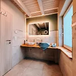Apartment Schaefers - Ihr Wohlfuehlort - Hochwertige Ausstattung, Naturgrundstueck Mit Bachlauf, Terrassen, Wlan, Parken - An 2 Seen Bei Leipzig Grosspoesna