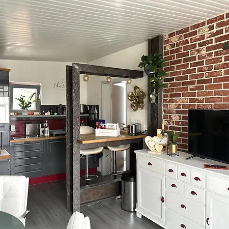 Apartment Schoener Wohnen Am Stoermthaler & Markkleeberger Grosspoesna
