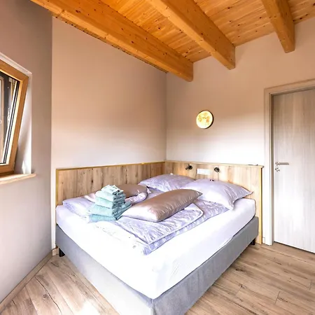 Schaefers - Ihr Wohlfuehlort - Hochwertige Ausstattung, Naturgrundstueck Mit Bachlauf, Terrassen, Wlan, Parken - An 2 Seen Bei Leipzig Appartement