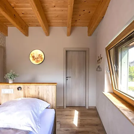 Appartement Schaefers - Ihr Wohlfuehlort - Hochwertige Ausstattung, Naturgrundstueck Mit Bachlauf, Terrassen, Wlan, Parken - An 2 Seen Bei Leipzig *