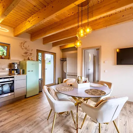 Schäfers - 3 Wohlfühlunterkünfte am Störmthaler&Markkleeberger See *