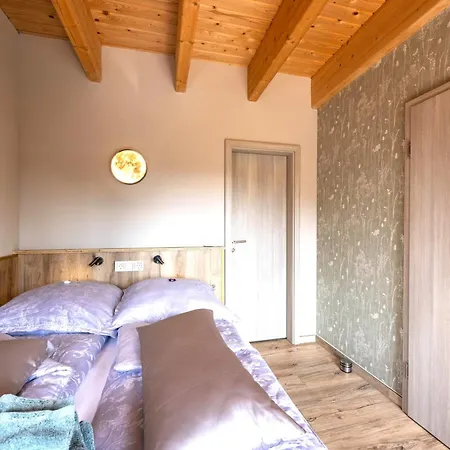 Schaefers - Ihr Wohlfuehlort - Hochwertige Ausstattung, Naturgrundstueck Mit Bachlauf, Terrassen, Wlan, Parken - An 2 Seen Bei Leipzig Appartement *