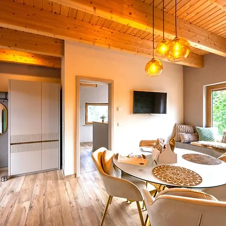 Schaefers - Ihr Wohlfuehlort - Hochwertige Ausstattung, Naturgrundstueck Mit Bachlauf, Terrassen, Wlan, Parken - An 2 Seen Bei Leipzig * Grosspoesna