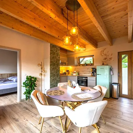 Schäfers - 3 Wohlfühlunterkünfte am Störmthaler&Markkleeberger See * Grosspoesna