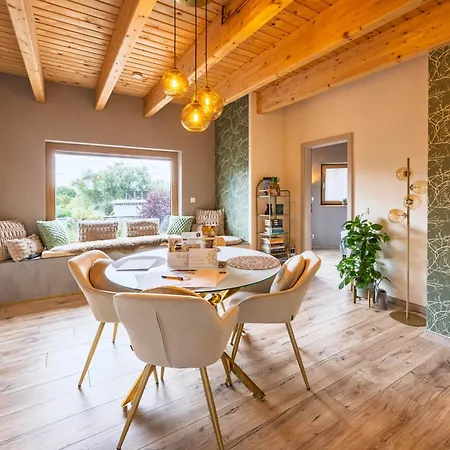 Schaefers - Ihr Wohlfuehlort - Hochwertige Ausstattung, Naturgrundstueck Mit Bachlauf, Terrassen, Wlan, Parken - An 2 Seen Bei Leipzig Appartement *