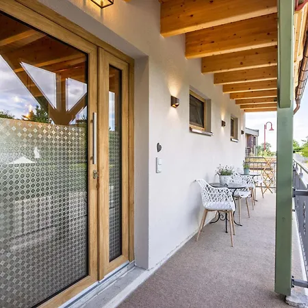 Schäfers - 3 Wohlfühlunterkünfte am Störmthaler&Markkleeberger See * Grosspoesna