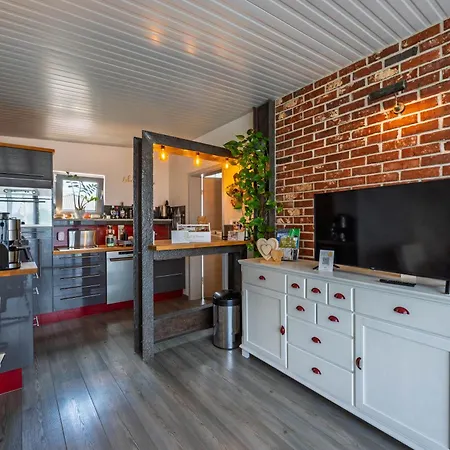 Appartement Schaefers - Ihr Wohlfuehlort - Hochwertige Ausstattung, Naturgrundstueck Mit Bachlauf, Terrassen, Wlan, Parken - An 2 Seen Bei Leipzig Grosspoesna