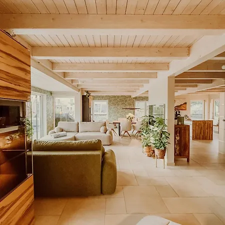 Schaefers - Ihr Wohlfuehlort - Hochwertige Ausstattung, Naturgrundstueck Mit Bachlauf, Terrassen, Wlan, Parken - An 2 Seen Bei Leipzig شقة