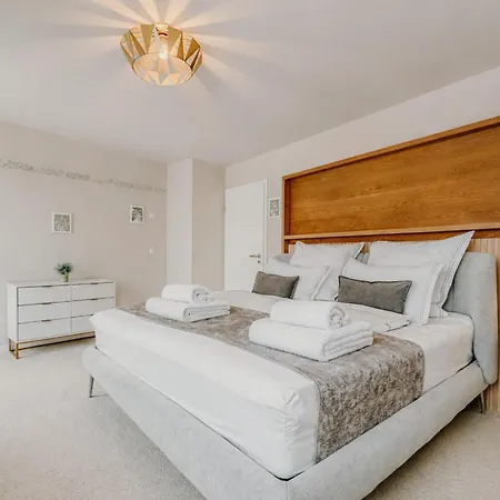 Apartamento Schäfers - Ihr Wohlfühlort - Hochwertige Ausstattung, Naturgrundstück Mit Bachlauf, Terrassen, Wlan, Parken - An 2 Seen Bei Leipzig *