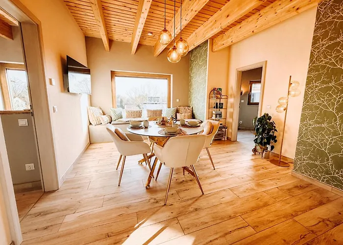 Schaefers - Ihr Wohlfuehlort - Hochwertige Ausstattung, Naturgrundstueck Mit Bachlauf, Terrassen, Wlan, Parken - An 2 Seen Bei Leipzig شقة *