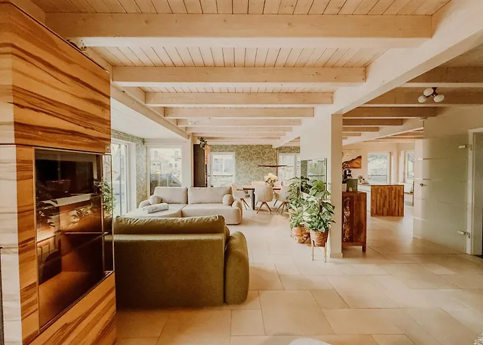 Schaefers - Ihr Wohlfuehlort - Hochwertige Ausstattung, Naturgrundstueck Mit Bachlauf, Terrassen, Wlan, Parken - An 2 Seen Bei Leipzig شقة