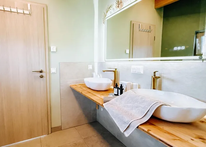 Schaefers - Ihr Wohlfuehlort - Hochwertige Ausstattung, Naturgrundstueck Mit Bachlauf, Terrassen, Wlan, Parken - An 2 Seen Bei Leipzig * غروسبونسنا