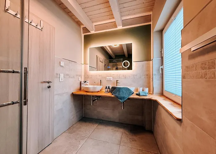 شقة Schaefers - Ihr Wohlfuehlort - Hochwertige Ausstattung, Naturgrundstueck Mit Bachlauf, Terrassen, Wlan, Parken - An 2 Seen Bei Leipzig غروسبونسنا