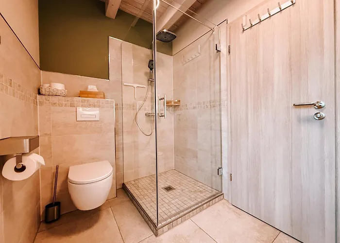 شقة Schaefers - Ihr Wohlfuehlort - Hochwertige Ausstattung, Naturgrundstueck Mit Bachlauf, Terrassen, Wlan, Parken - An 2 Seen Bei Leipzig