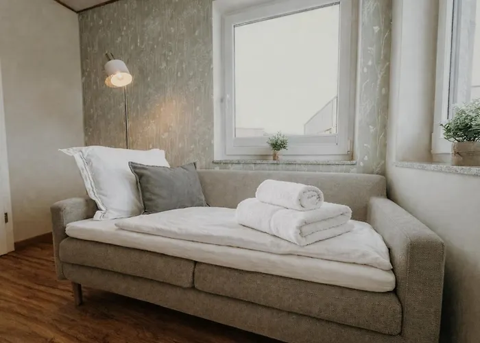 Schaefers - Ihr Wohlfuehlort - Hochwertige Ausstattung, Naturgrundstueck Mit Bachlauf, Terrassen, Wlan, Parken - An 2 Seen Bei Leipzig شقة *