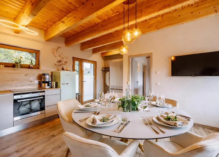 Schaefers - Ihr Wohlfuehlort - Hochwertige Ausstattung, Naturgrundstueck Mit Bachlauf, Terrassen, Wlan, Parken - An 2 Seen Bei Leipzig *