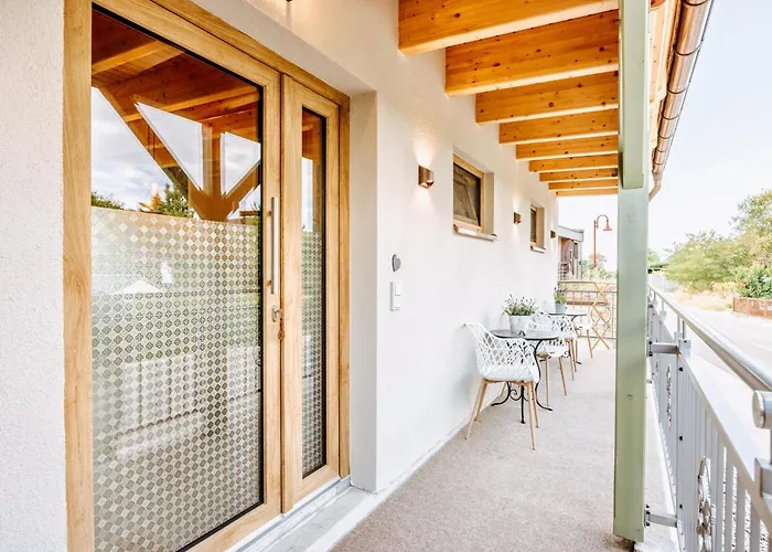 Schaefers - Ihr Wohlfuehlort - Hochwertige Ausstattung, Naturgrundstueck Mit Bachlauf, Terrassen, Wlan, Parken - An 2 Seen Bei Leipzig *