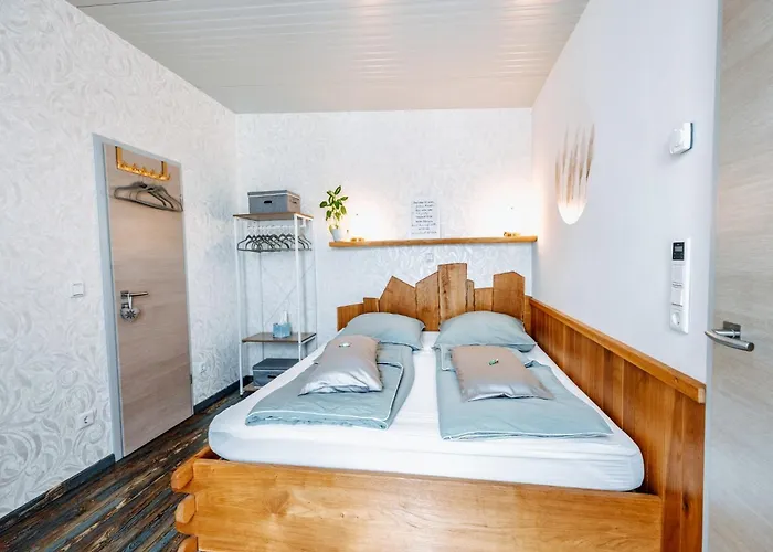 شقة Schaefers - Ihr Wohlfuehlort - Hochwertige Ausstattung, Naturgrundstueck Mit Bachlauf, Terrassen, Wlan, Parken - An 2 Seen Bei Leipzig